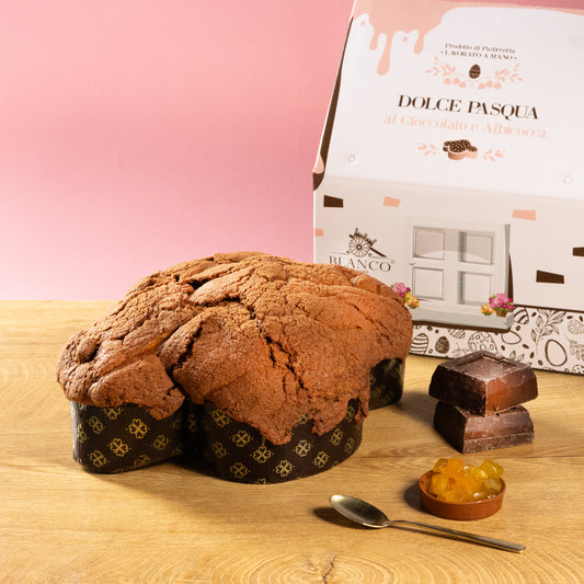 Blanco Ostern Colomba mit Schokolade und Aprikose