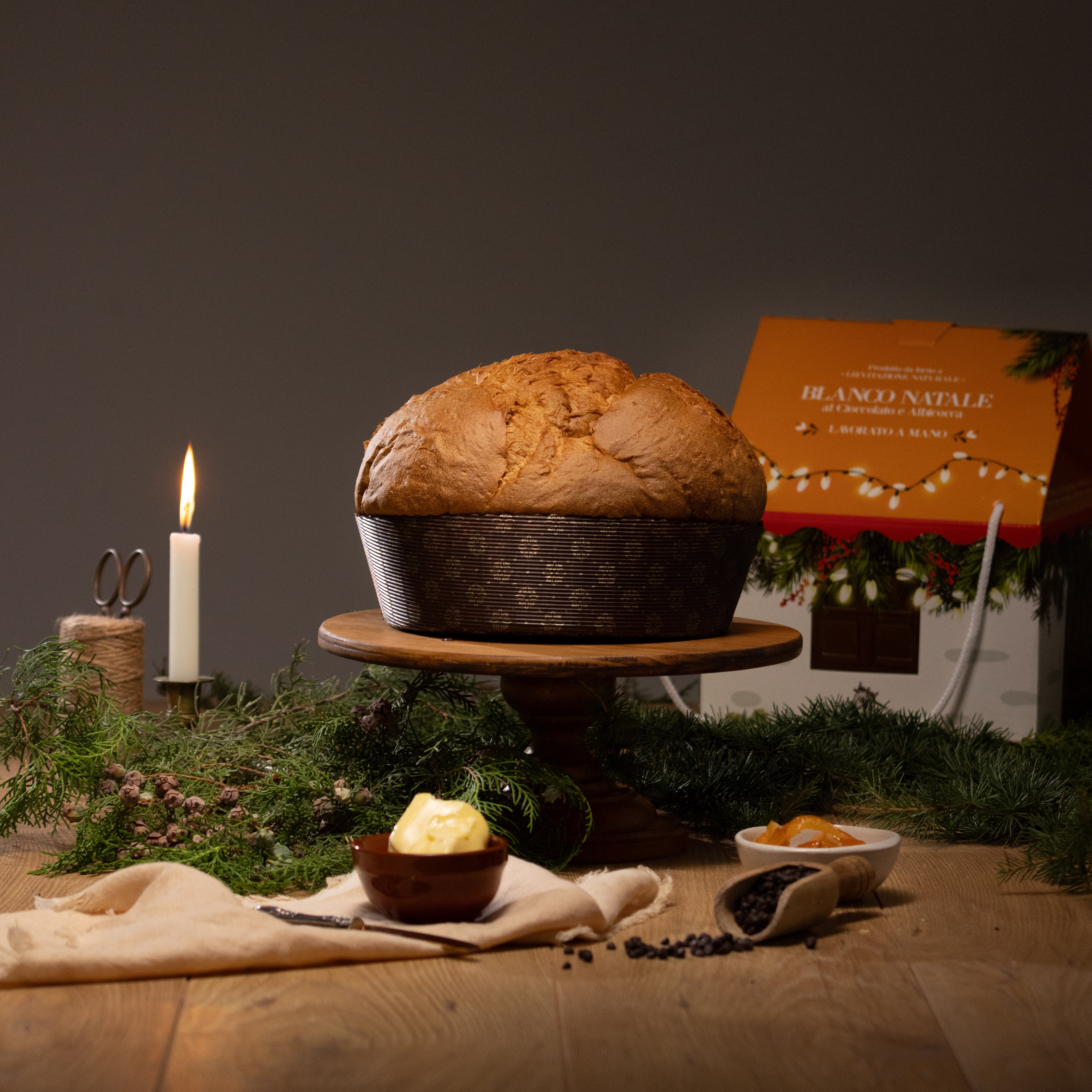 Blanco Natale Panettone con Albicocca e Cioccolato 1kg